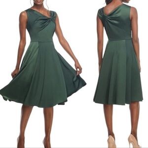 Gal Meets Glam Collection Evergreen Satin Noelle Twist Neck Dress Sz 4P